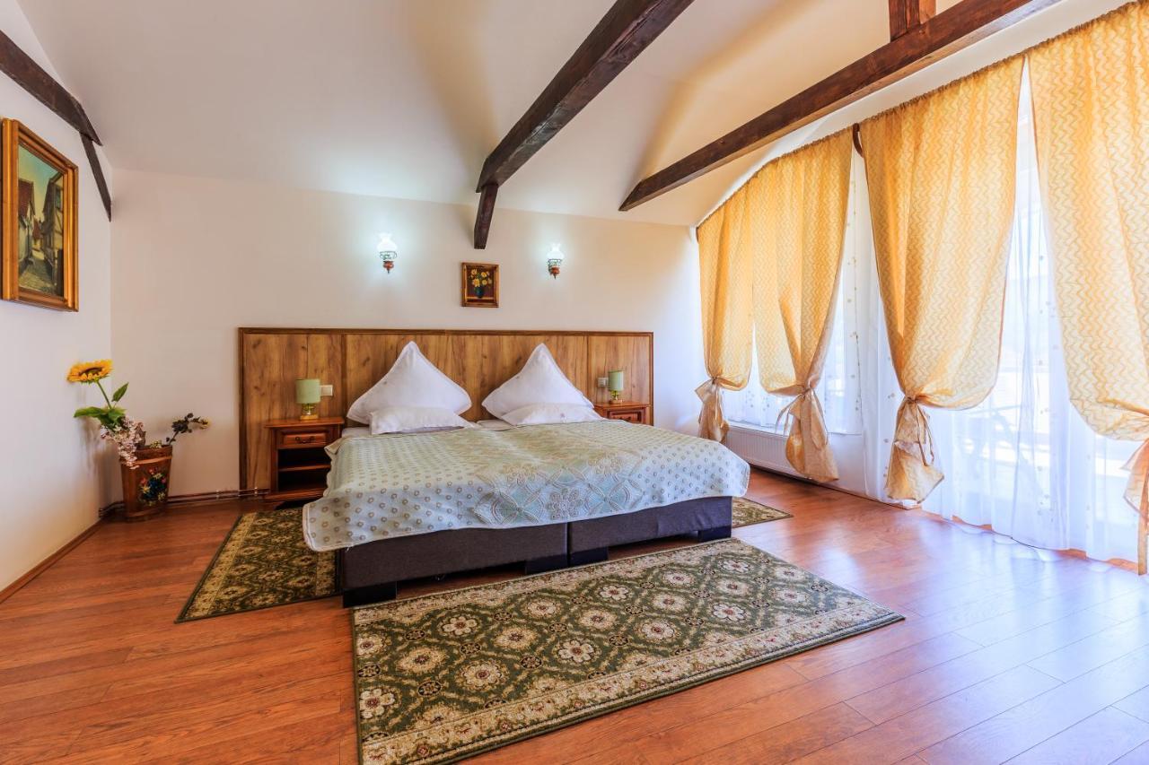 Hotel Bielmann Sînpetru エクステリア 写真