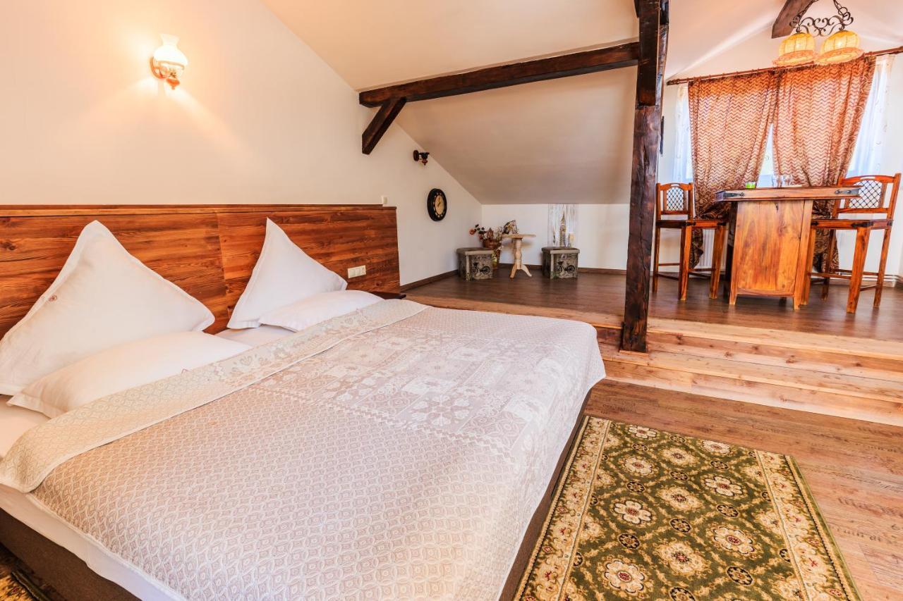 Hotel Bielmann Sînpetru エクステリア 写真