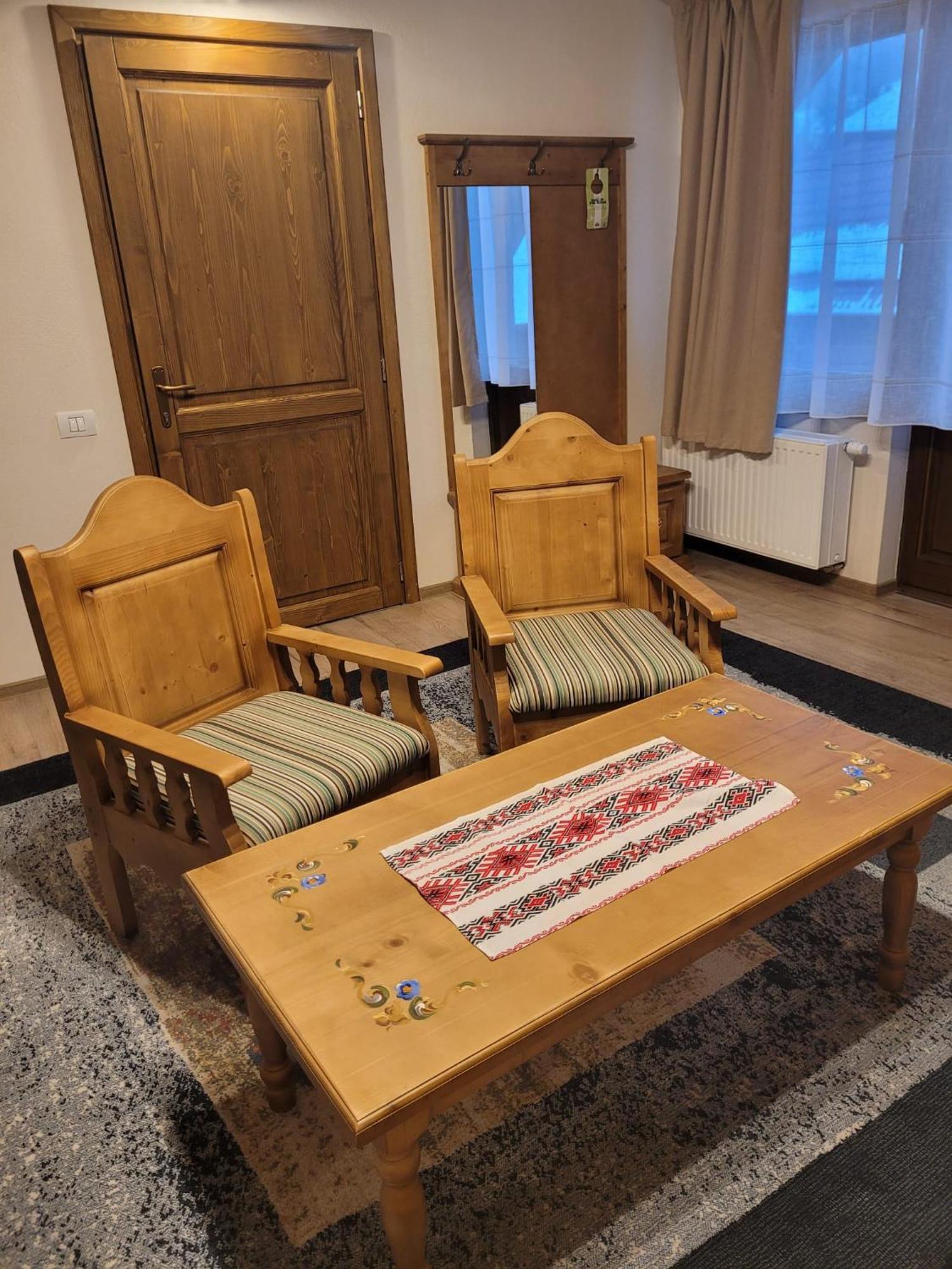 Hotel Bielmann Sînpetru エクステリア 写真