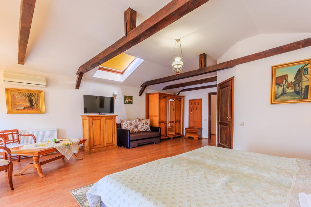 Hotel Bielmann Sînpetru エクステリア 写真