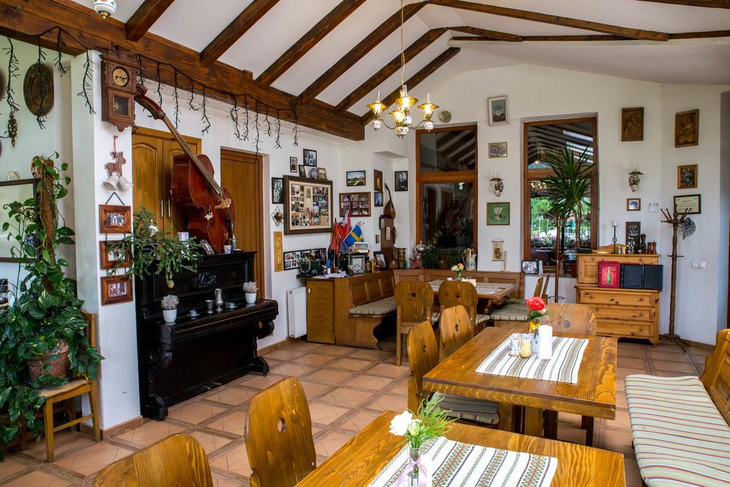 Hotel Bielmann Sînpetru エクステリア 写真